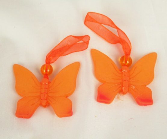 Schmetterling-Anhänger mit Organzaband, orange - dekoaccessoires, fruehjahr, everyday-dekoaccessoires